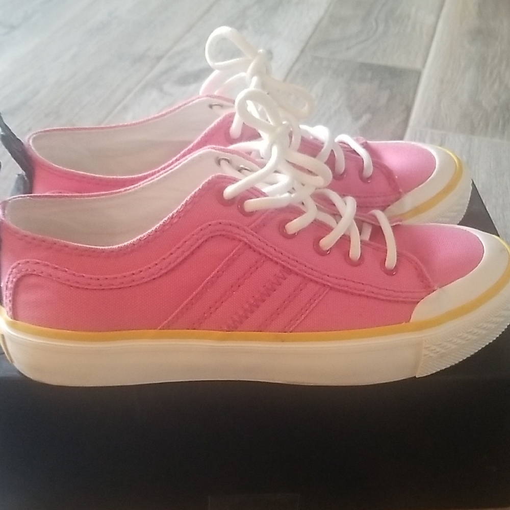 Diesel sneakers  size 7.5